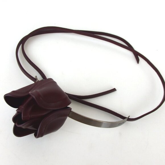 Authentic Salvatore Ferragamo Flower motif belt leather/metal [Used] - Picture 2 of 6